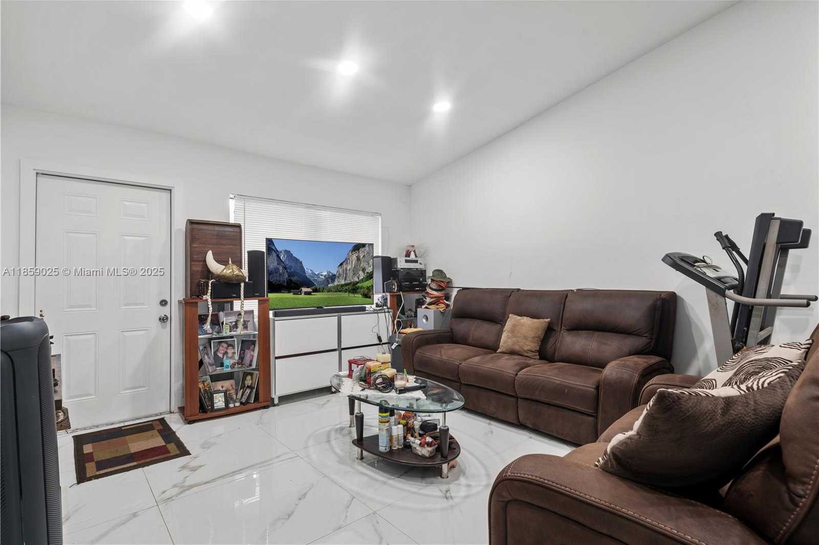 Small Image of 9502 SOUTH WEST 151ST CT #9502, Miami Number 4