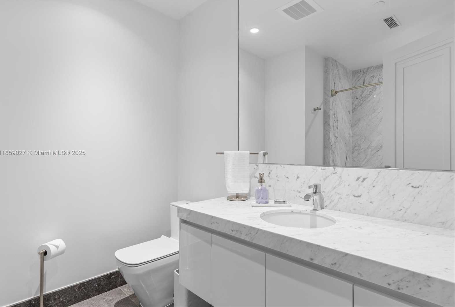 Small Image of 17901 COLLINS AVE #2103, Sunny Isles Beach Number 43