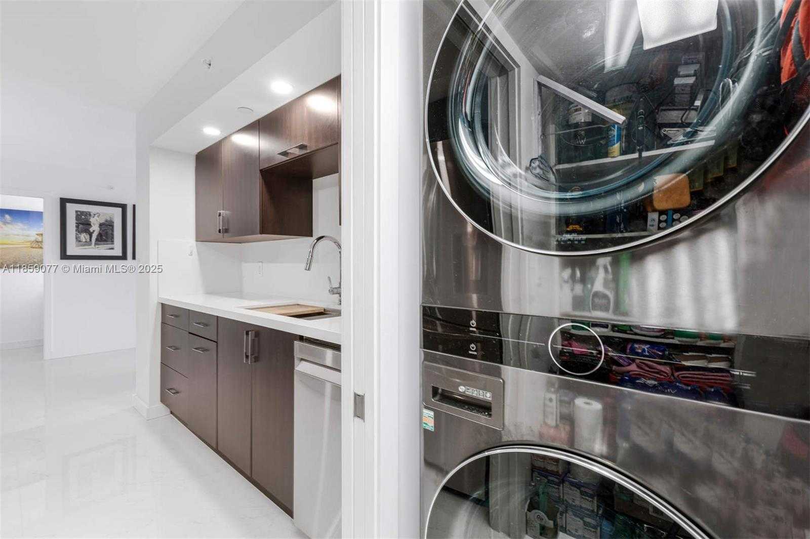Small Image of 6917 COLLINS AVE #906, Miami Beach Number 12