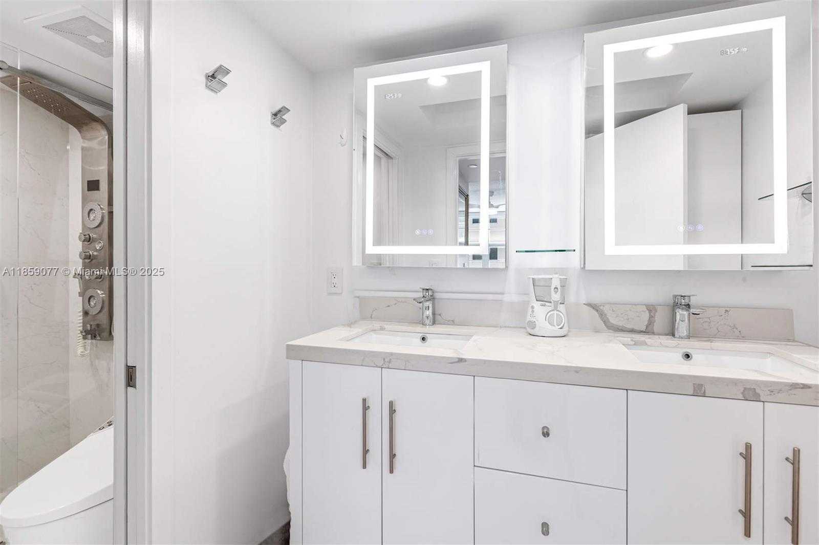 Small Image of 6917 COLLINS AVE #906, Miami Beach Number 16