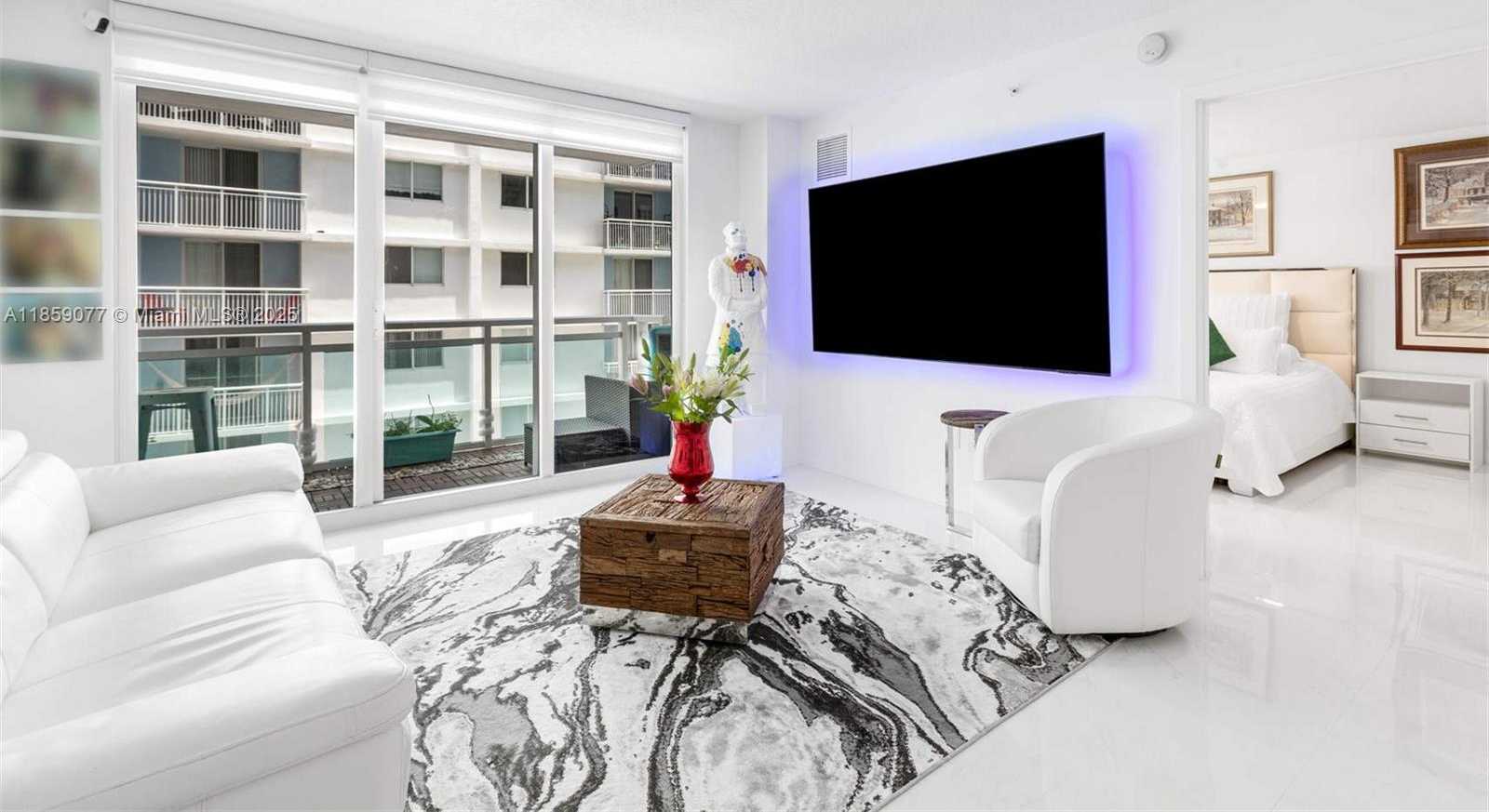 Small Image of 6917 COLLINS AVE #906, Miami Beach Number 4