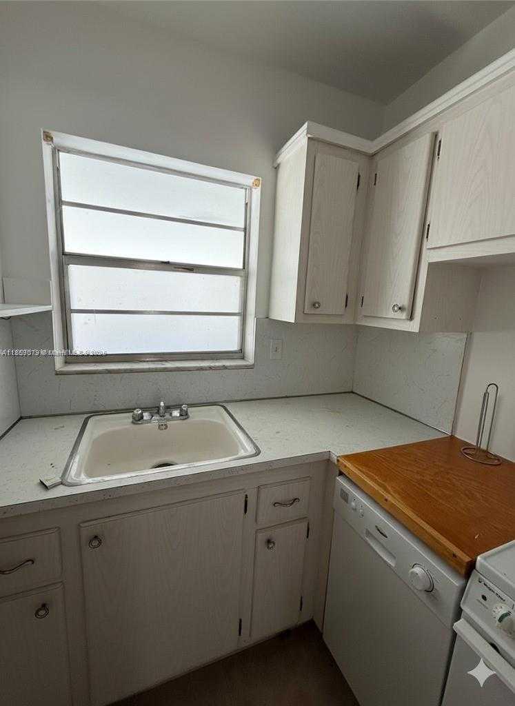 Small Image of 1300 NORTH 17TH AVE #207, Hollywood Number 9