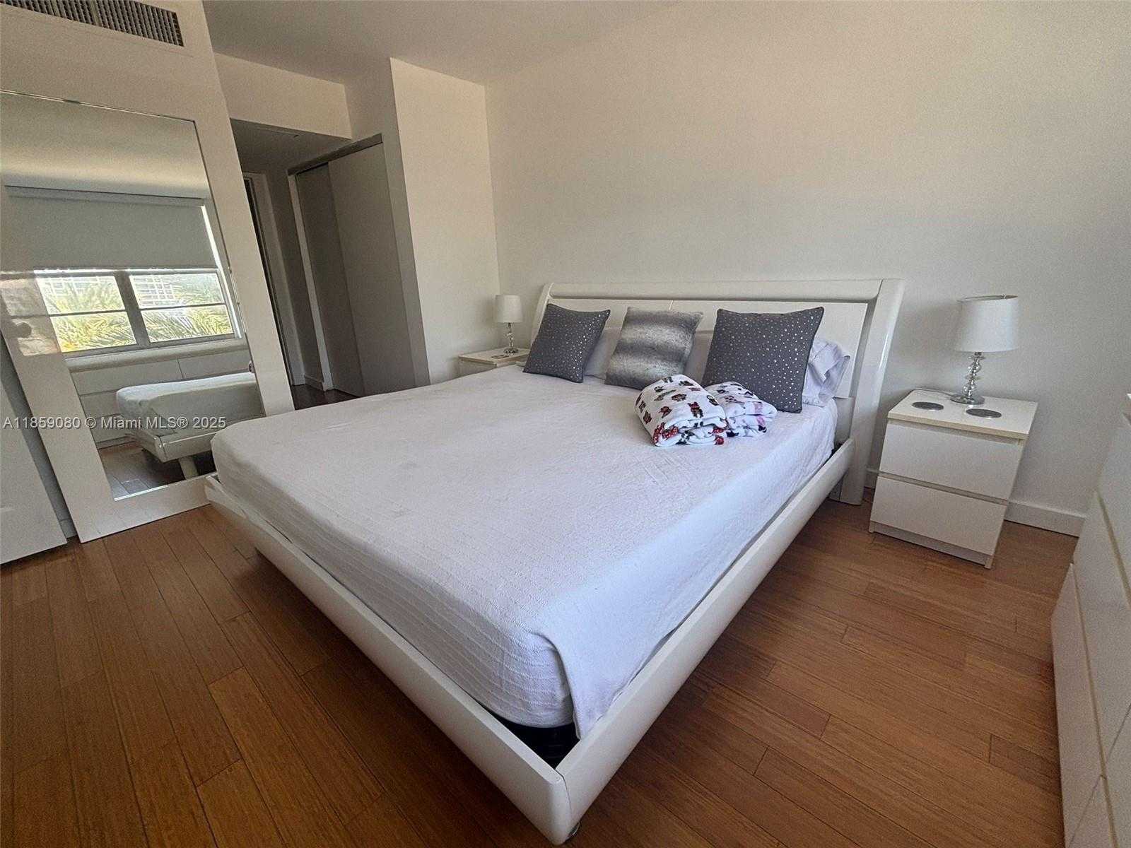 Small Image of 6770 INDIAN CREEK DR #5R, Miami Beach Number 7