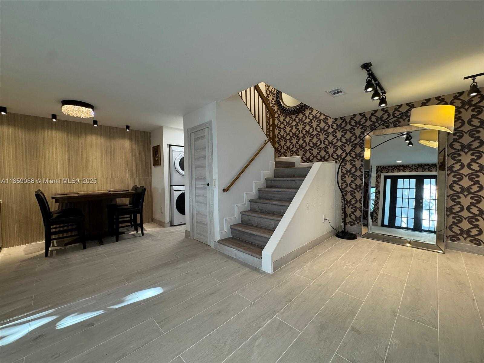 Small Image of 20940 BAY CT #333-3, Aventura Number 10