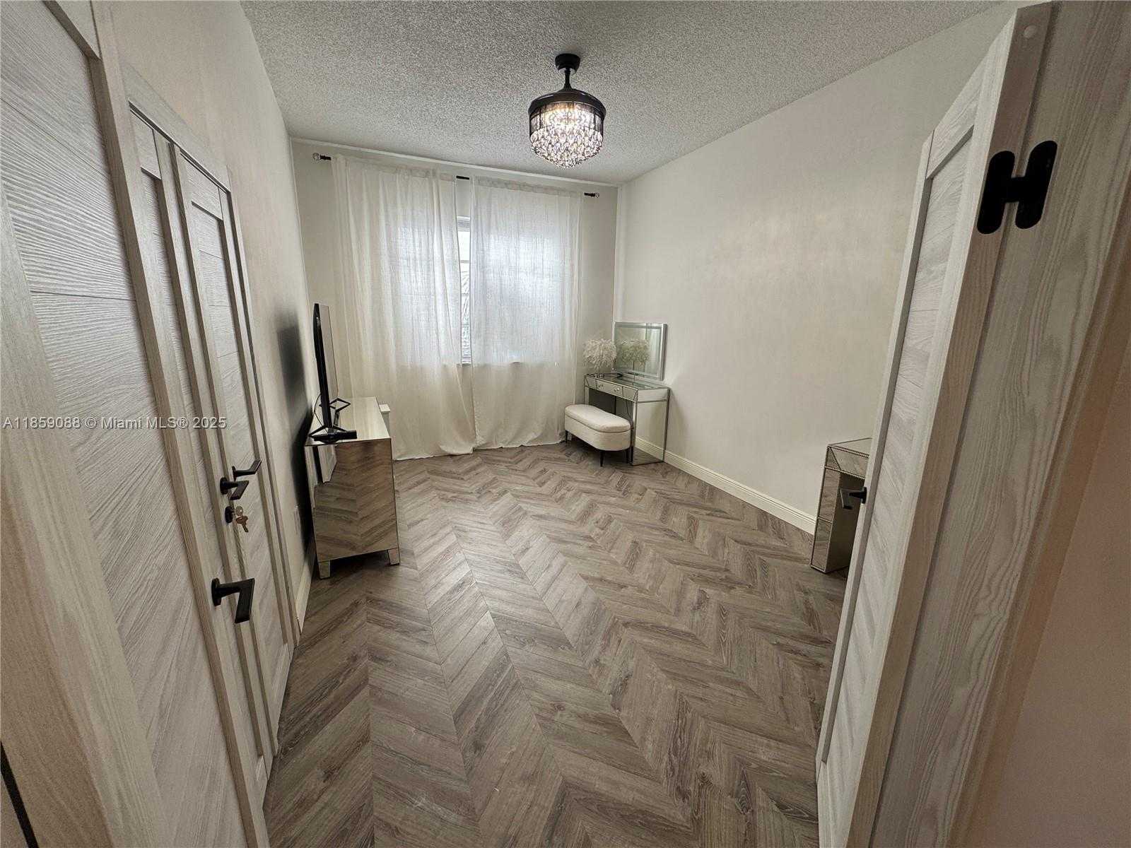 Small Image of 20940 BAY CT #333-3, Aventura Number 14