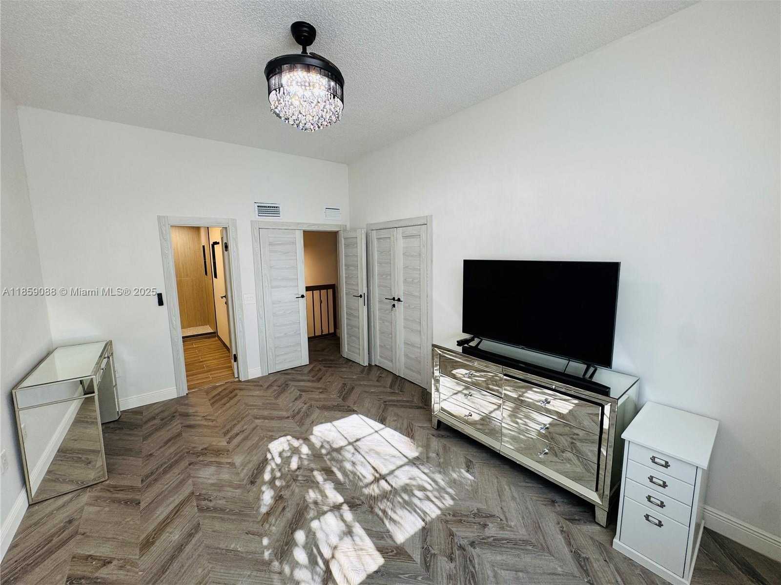 Small Image of 20940 BAY CT #333-3, Aventura Number 18
