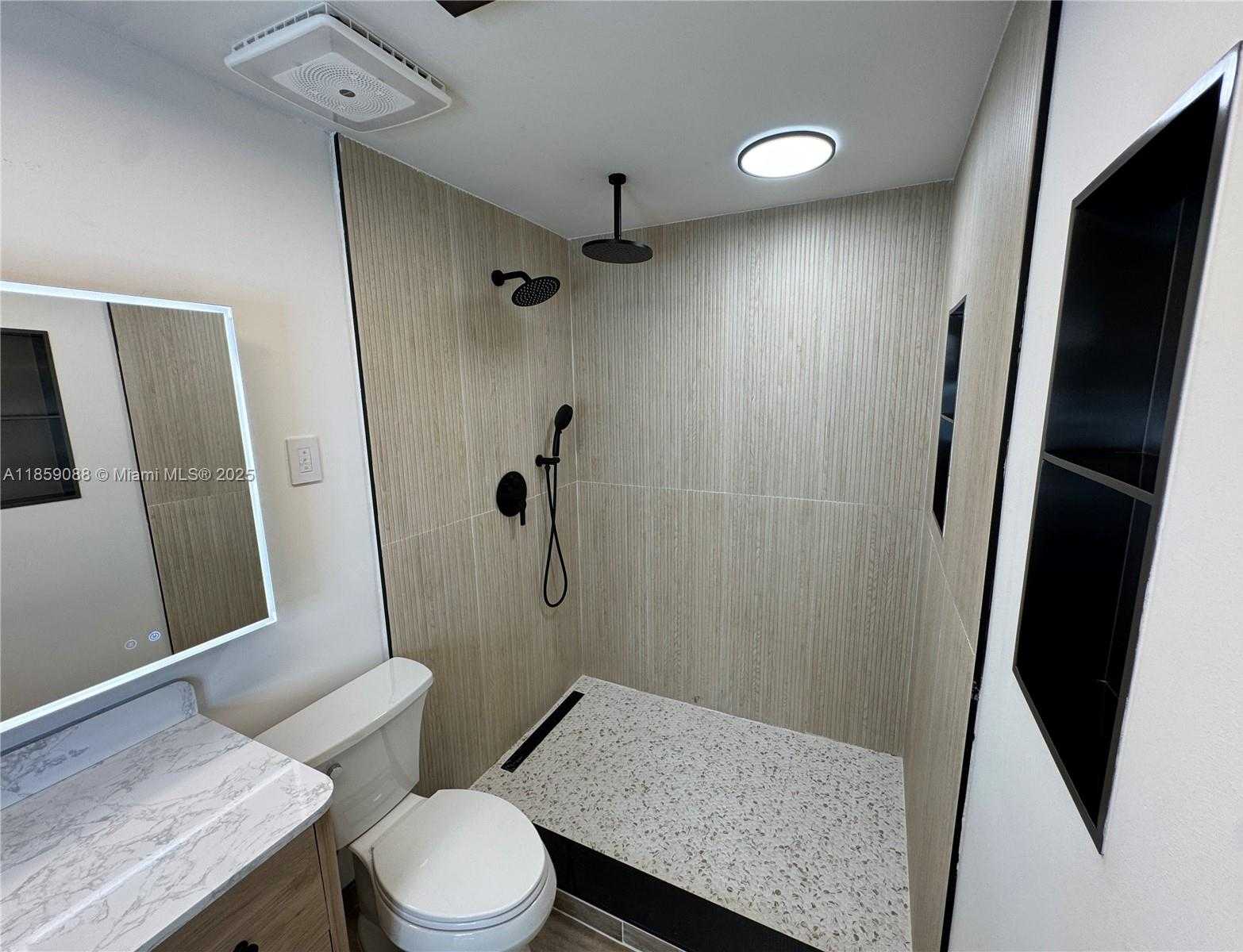 Small Image of 20940 BAY CT #333-3, Aventura Number 21