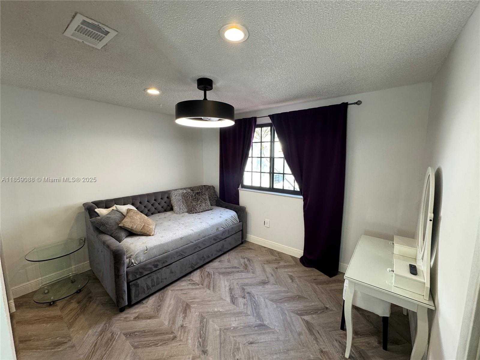 Small Image of 20940 BAY CT #333-3, Aventura Number 23