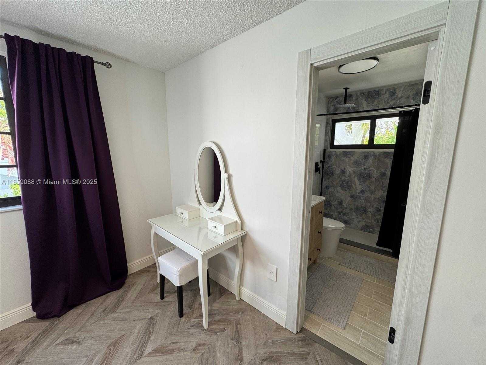 Small Image of 20940 BAY CT #333-3, Aventura Number 27