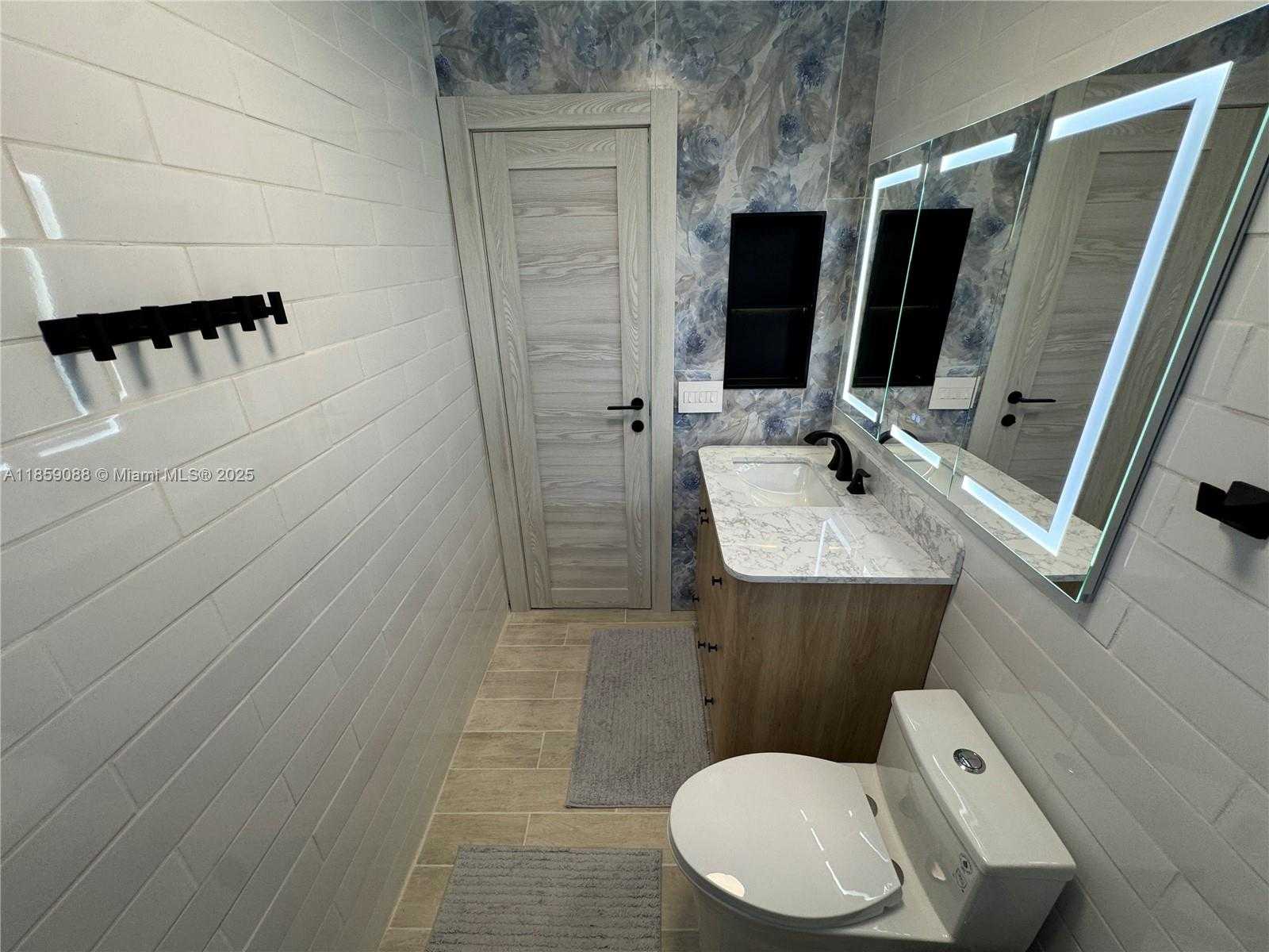 Small Image of 20940 BAY CT #333-3, Aventura Number 29