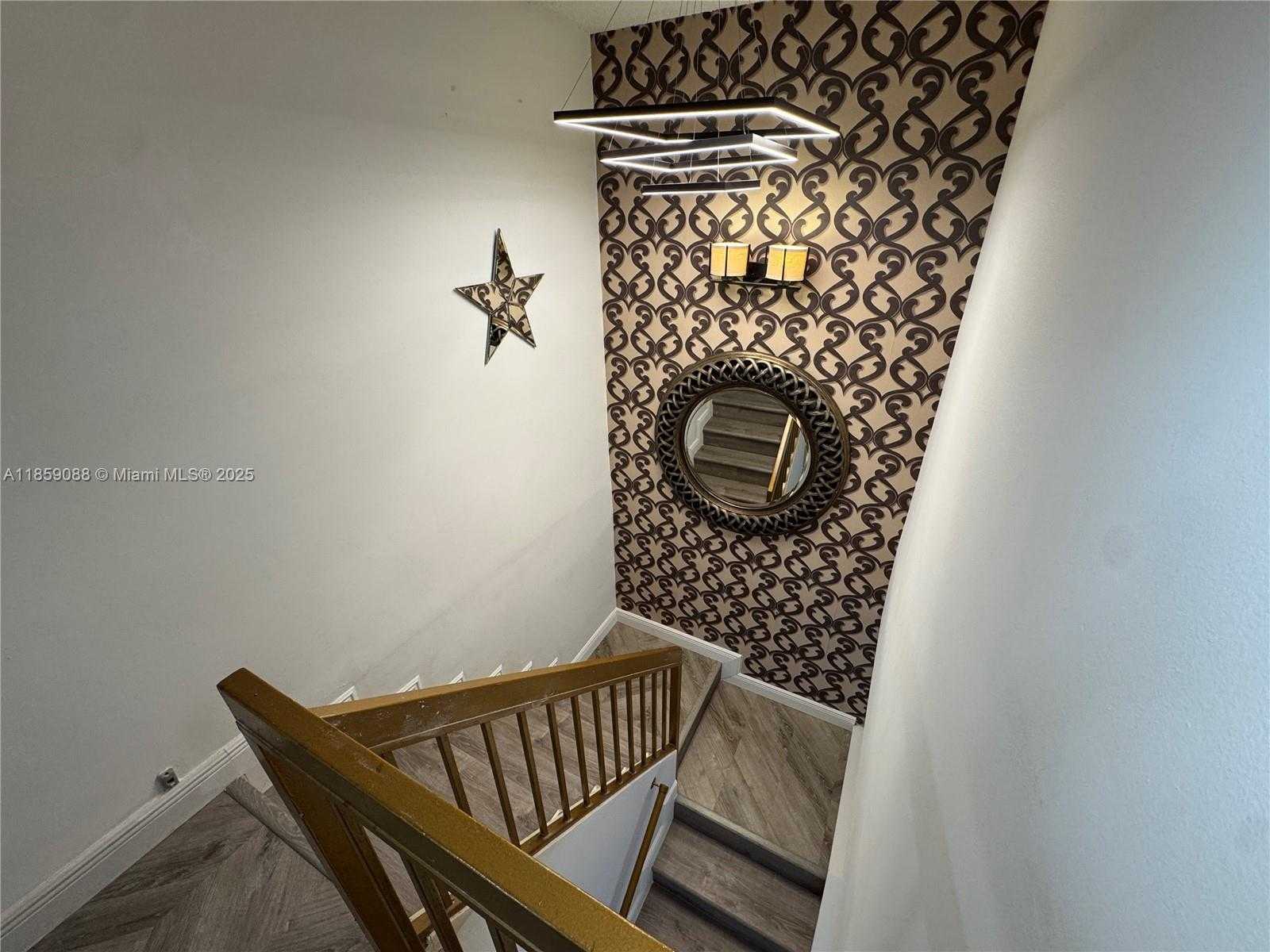 Small Image of 20940 BAY CT #333-3, Aventura Number 32
