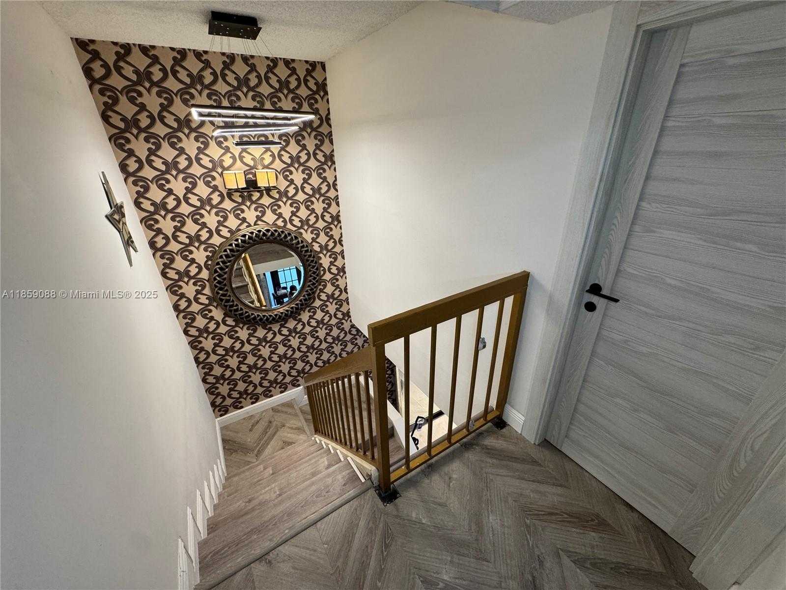 Small Image of 20940 BAY CT #333-3, Aventura Number 33