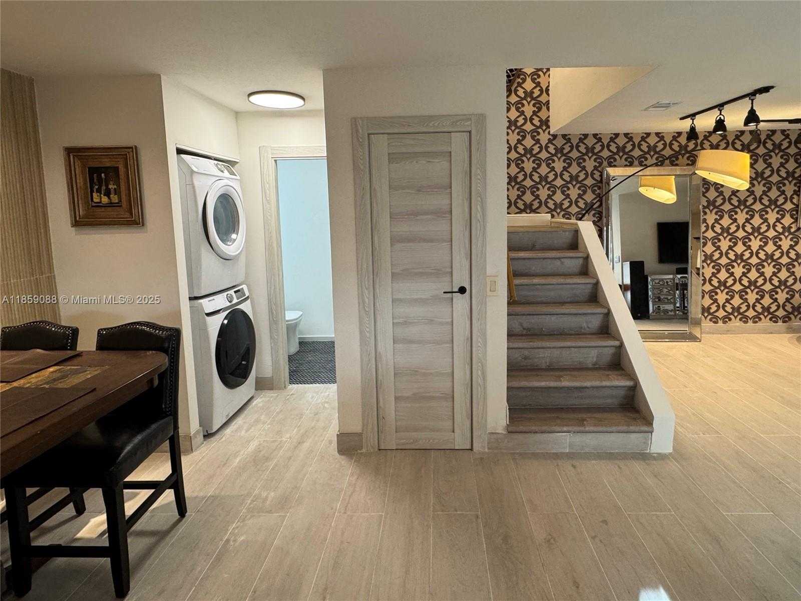 Small Image of 20940 BAY CT #333-3, Aventura Number 7