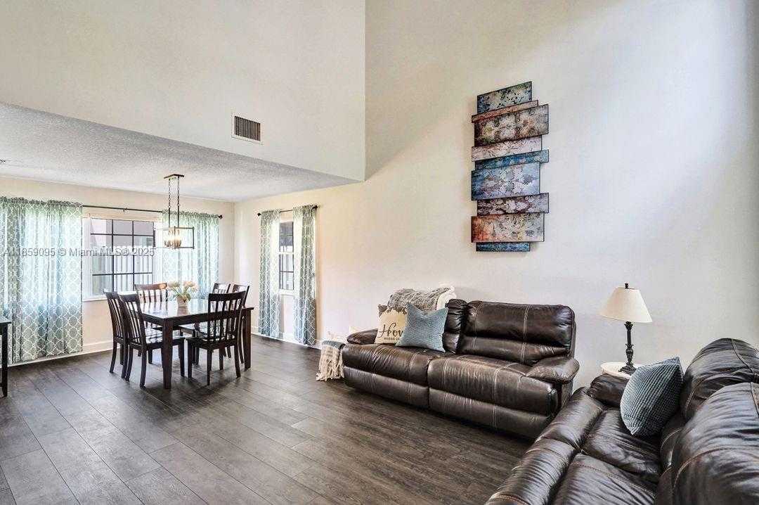 Small Image of 285 BRIDGETON WAY, Weston Number 10