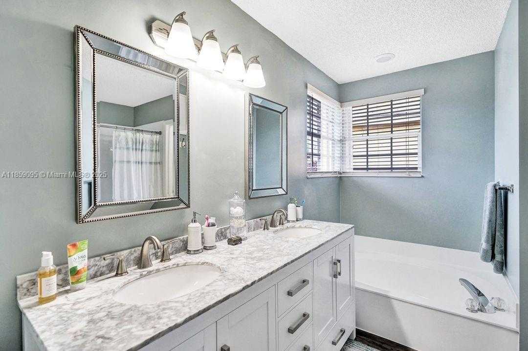Small Image of 285 BRIDGETON WAY, Weston Number 16
