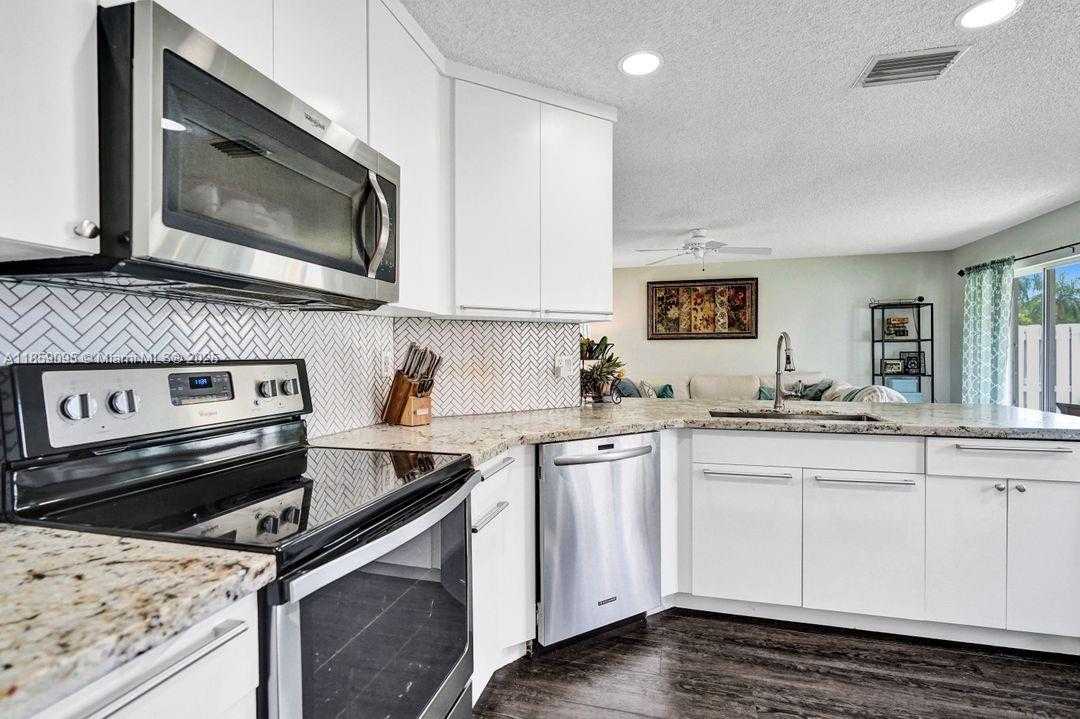 Small Image of 285 BRIDGETON WAY, Weston Number 5