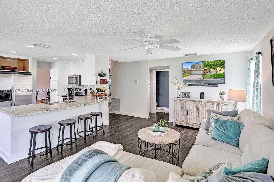 Small Image of 285 BRIDGETON WAY, Weston Number 7