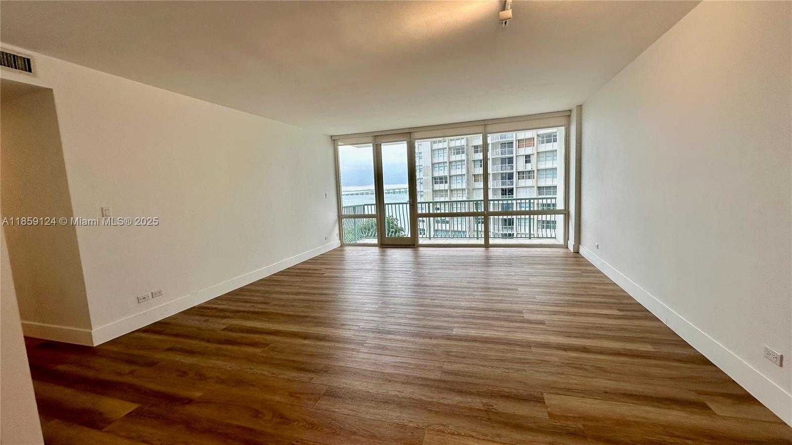 Small Image of 1408 BRICKELL BAY DR #907, Miami Number 17