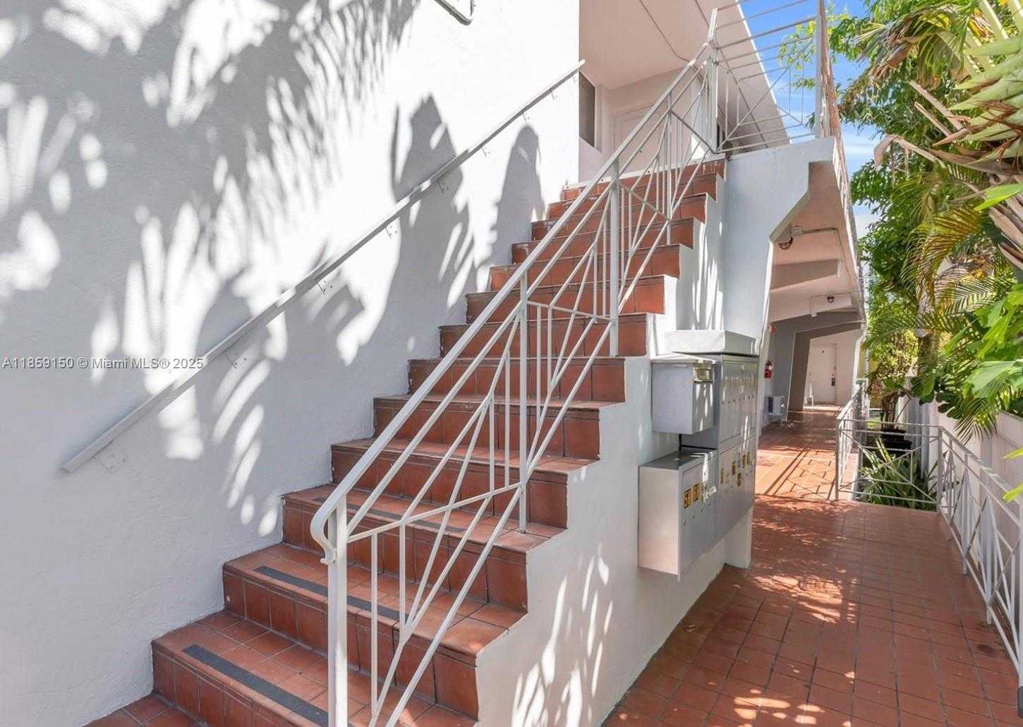 Small Image of 7619 ABBOTT AVE #10, Miami Beach Number 10
