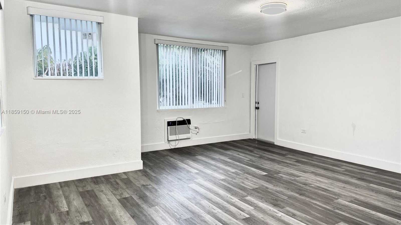 Small Image of 7619 ABBOTT AVE #10, Miami Beach Number 2