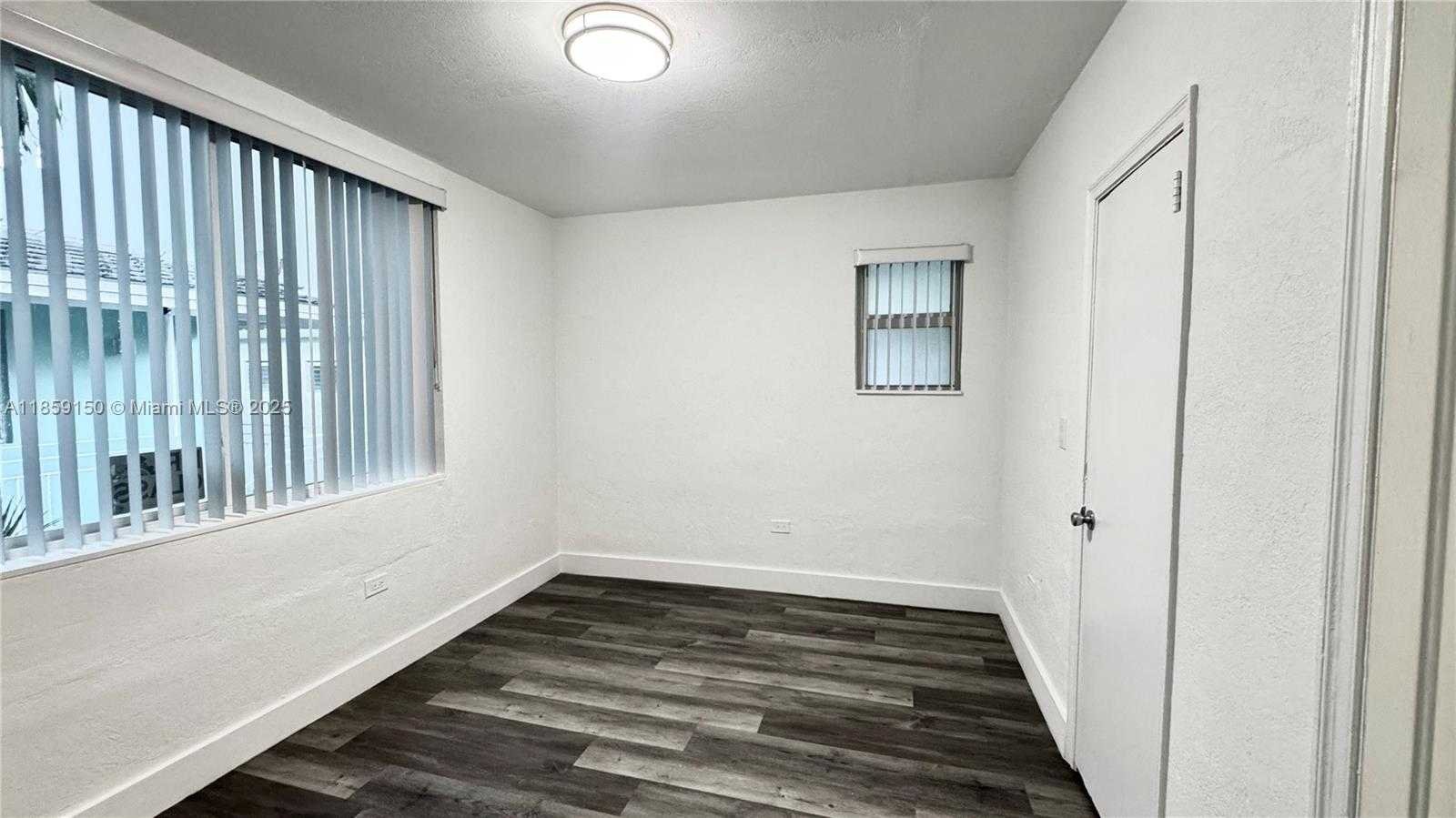 Small Image of 7619 ABBOTT AVE #10, Miami Beach Number 4