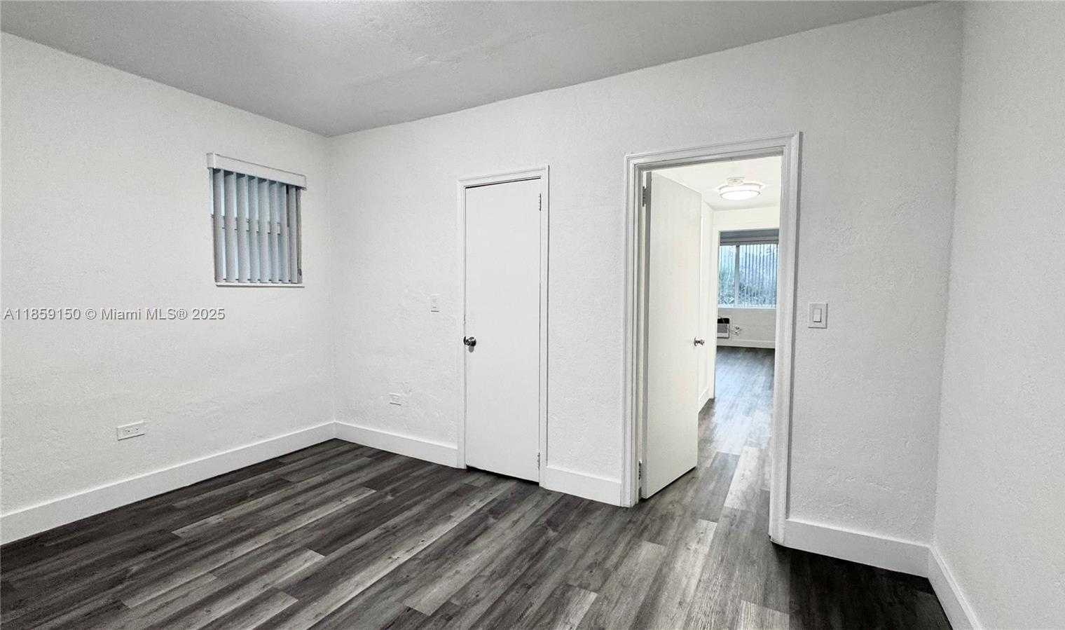 Small Image of 7619 ABBOTT AVE #10, Miami Beach Number 5