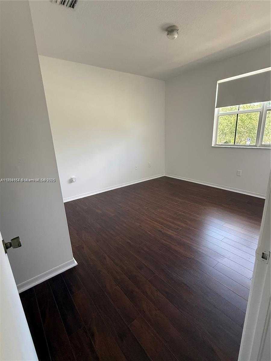 Small Image of 906 SOUTH WEST 143RD AVE #502, Pembroke Pines Number 6