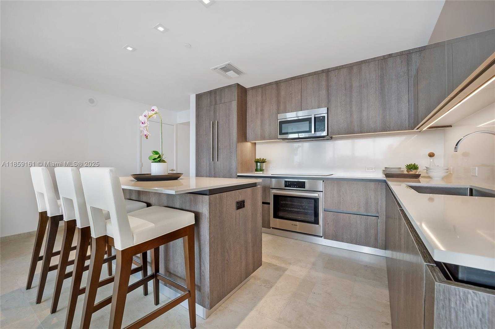 Small Image of 88 SOUTH WEST 7TH ST #1810, Miami Number 4