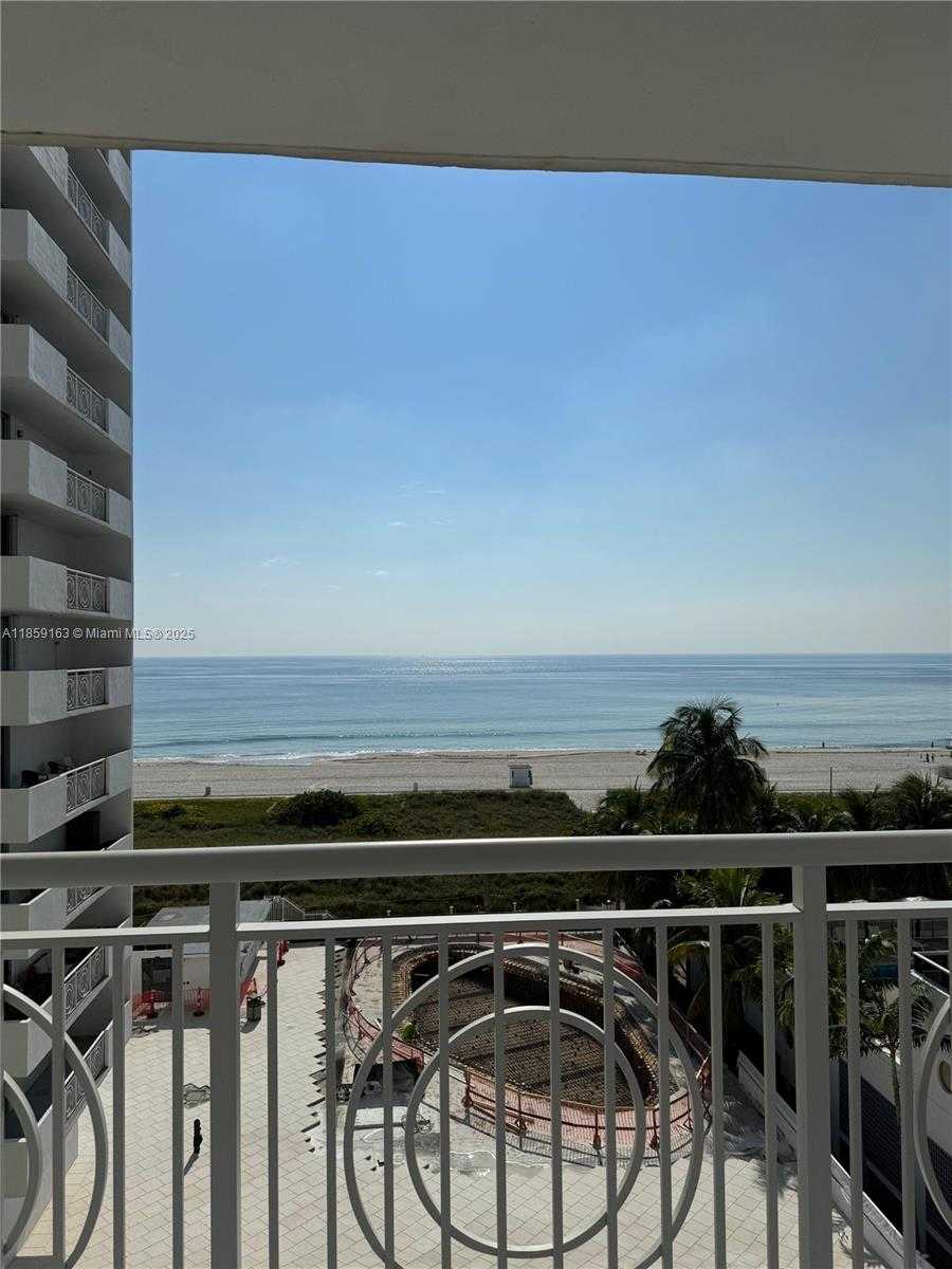 Small Image of 5825 COLLINS AVE #7K, Miami Beach Number 12