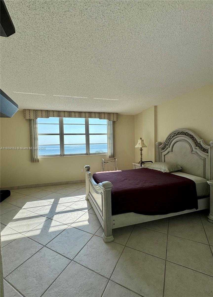 Small Image of 5825 COLLINS AVE #7K, Miami Beach Number 5