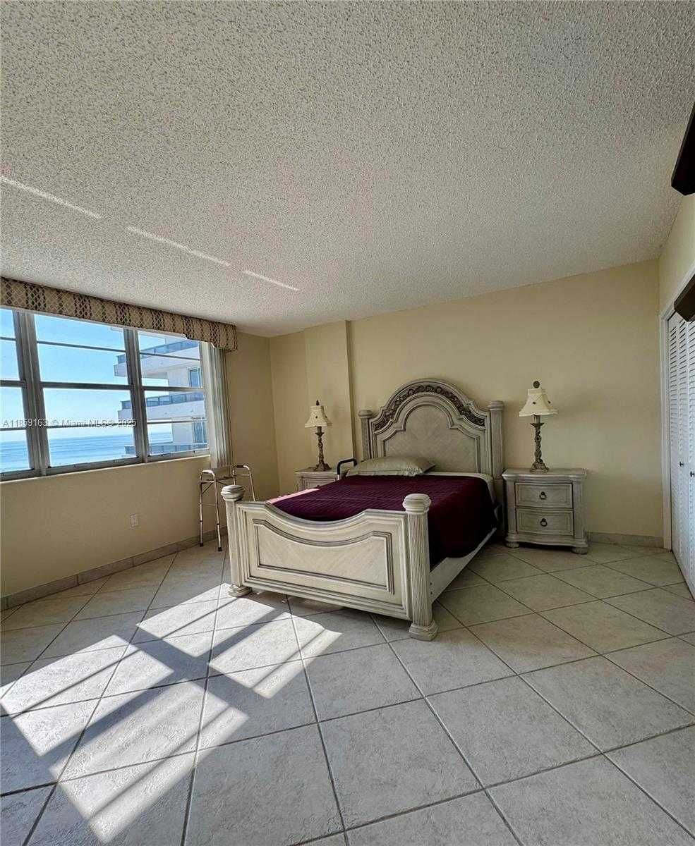 Small Image of 5825 COLLINS AVE #7K, Miami Beach Number 6