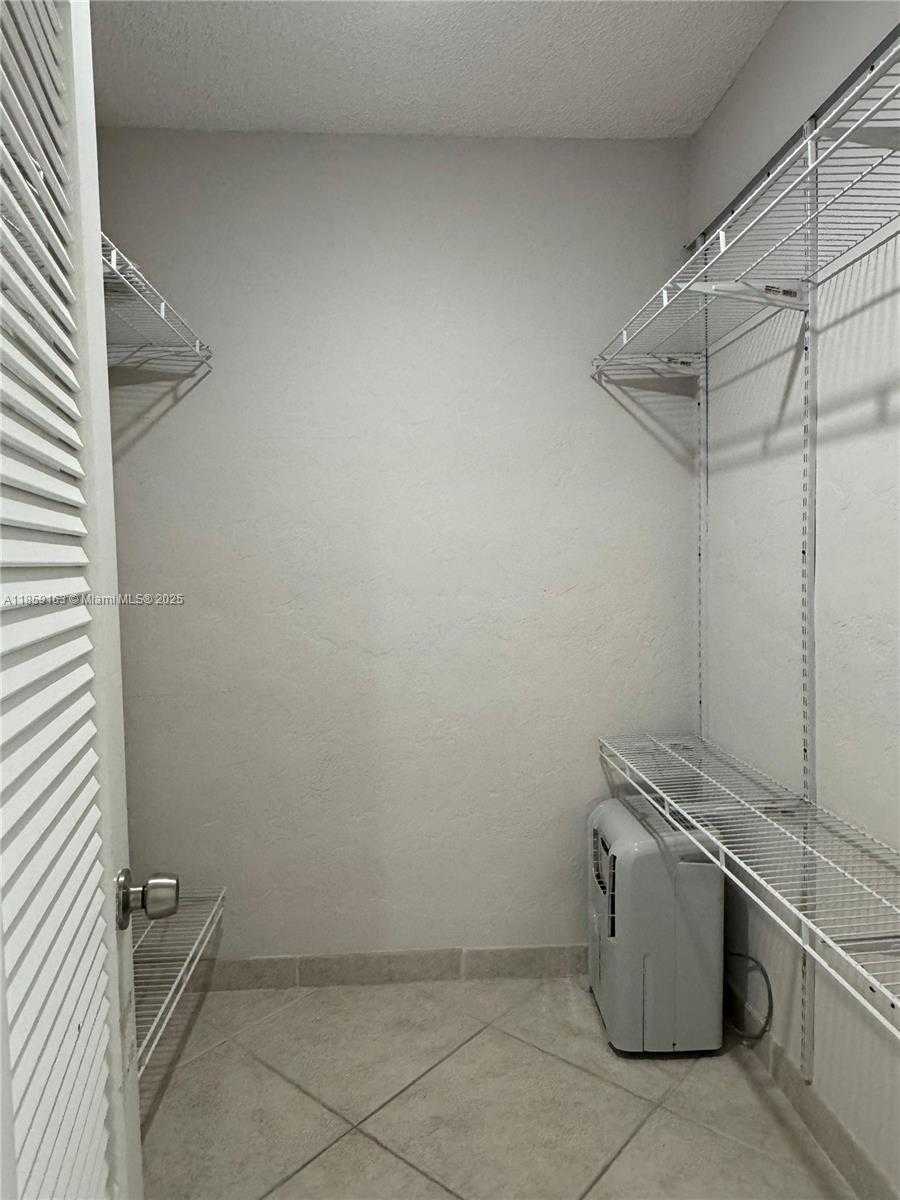 Small Image of 5825 COLLINS AVE #7K, Miami Beach Number 7
