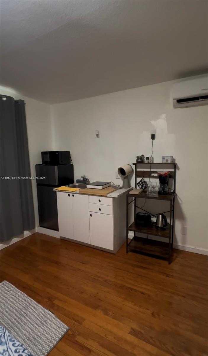 Small Image of 2530 RODMAN ST #1, Hollywood Number 11