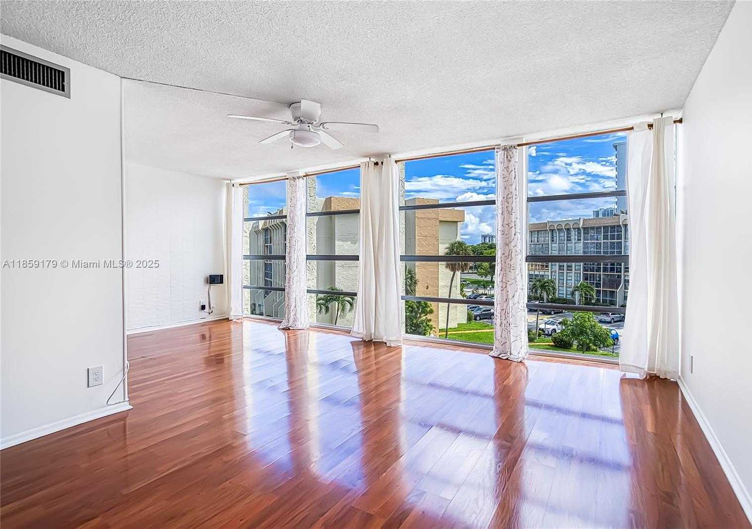Small Image of 601 THREE ISLANDS BLVD #416, Hallandale Beach Number 15