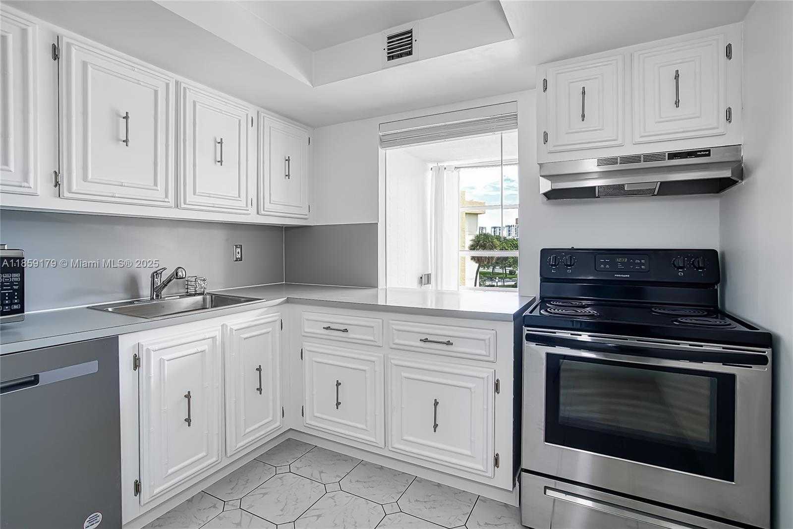 Small Image of 601 THREE ISLANDS BLVD #416, Hallandale Beach Number 2