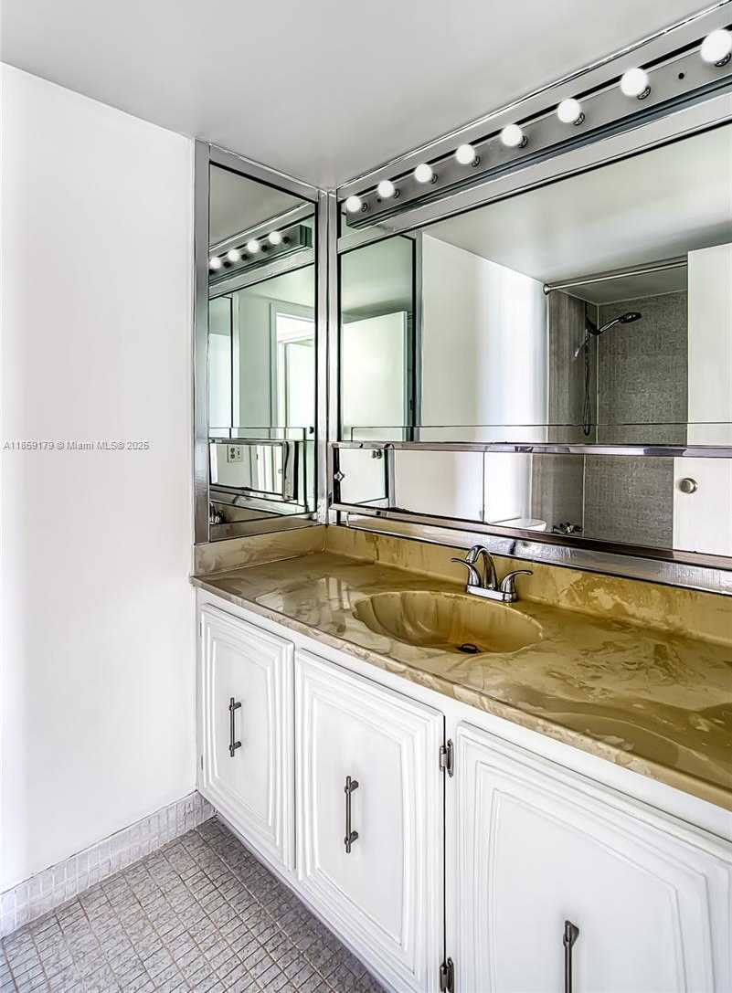 Small Image of 601 THREE ISLANDS BLVD #416, Hallandale Beach Number 25