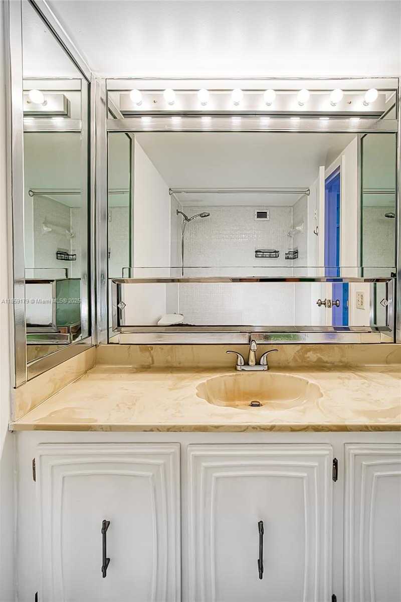 Small Image of 601 THREE ISLANDS BLVD #416, Hallandale Beach Number 27