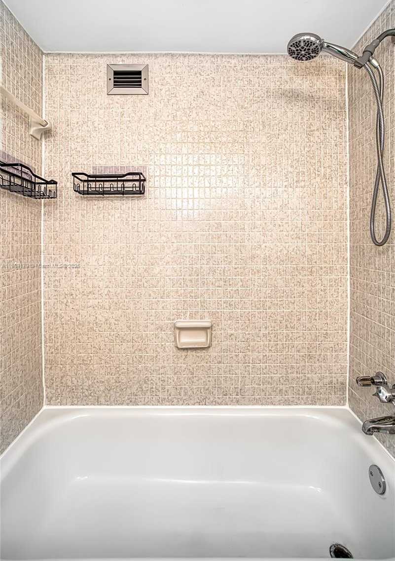 Small Image of 601 THREE ISLANDS BLVD #416, Hallandale Beach Number 29