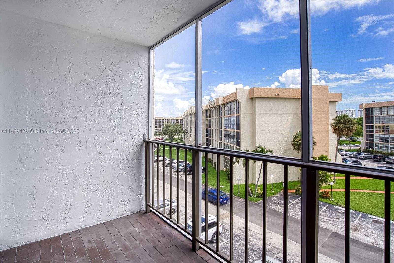 Small Image of 601 THREE ISLANDS BLVD #416, Hallandale Beach Number 36