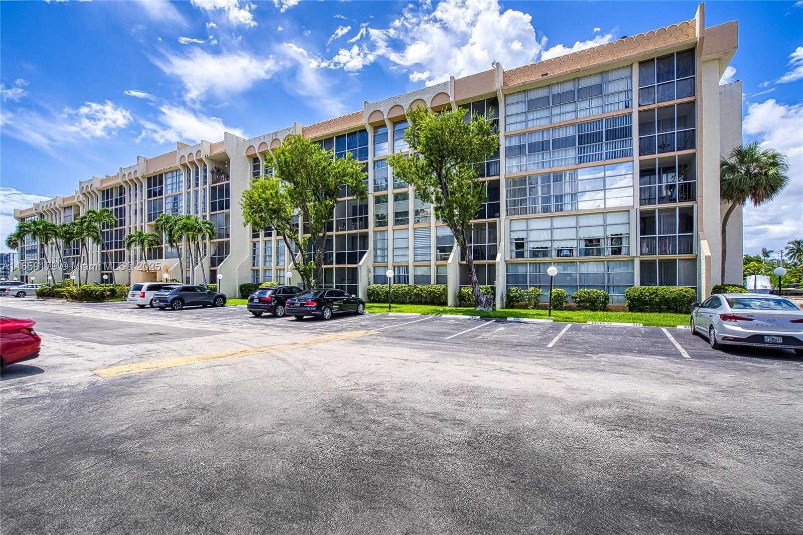 Small Image of 601 THREE ISLANDS BLVD #416, Hallandale Beach Number 54