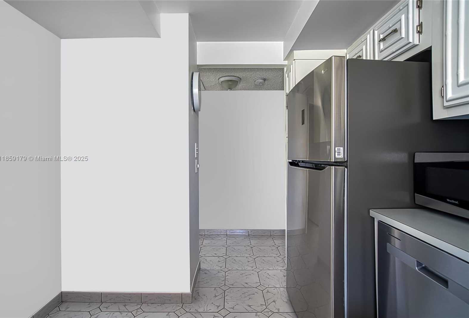Small Image of 601 THREE ISLANDS BLVD #416, Hallandale Beach Number 7