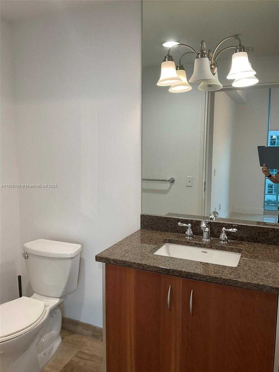 Small Image of 300 SOUTH BISCAYNE BLVD #T-3005, Miami Number 16