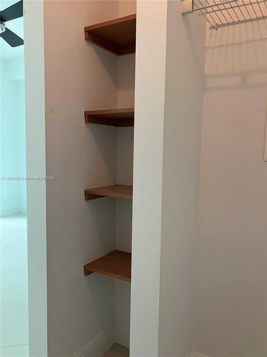 Small Image of 300 SOUTH BISCAYNE BLVD #T-3005, Miami Number 17