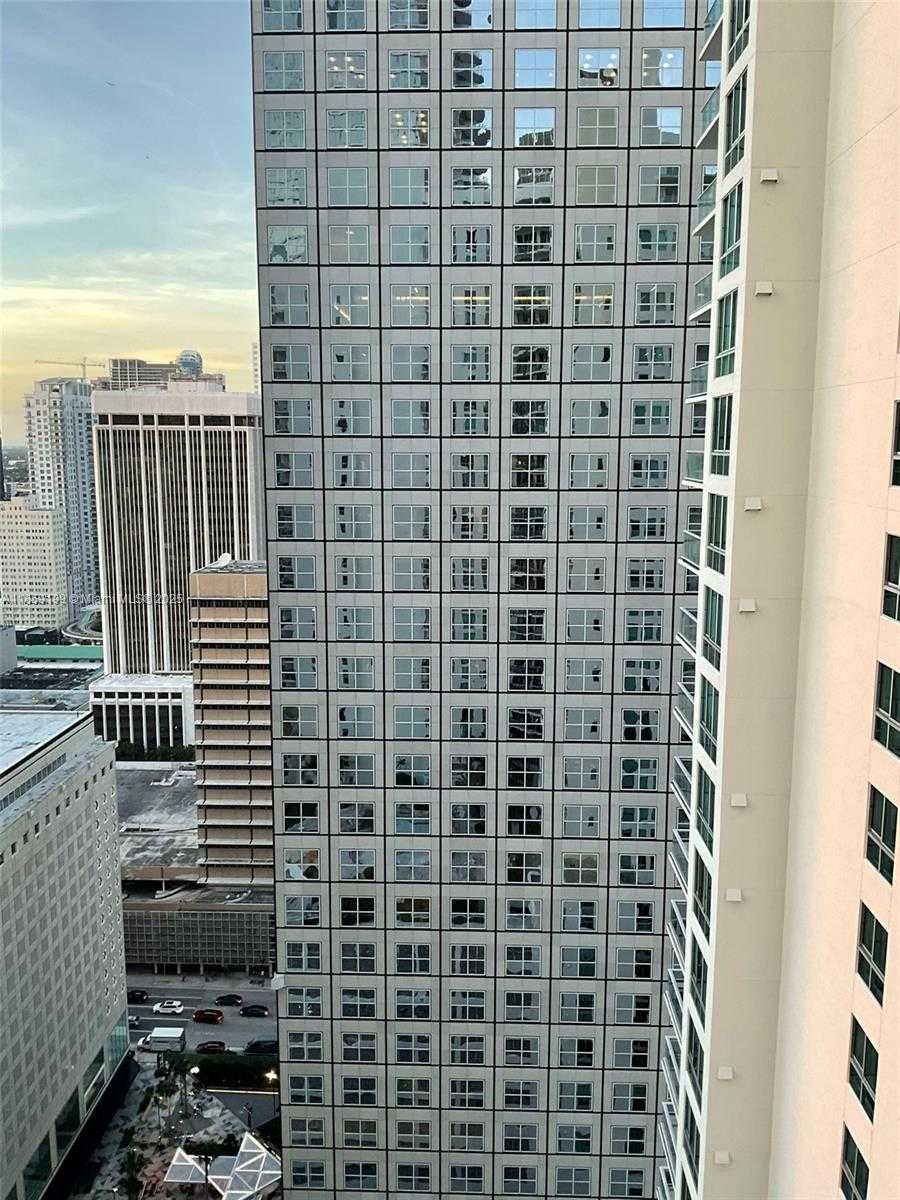 Small Image of 300 SOUTH BISCAYNE BLVD #T-3005, Miami Number 26