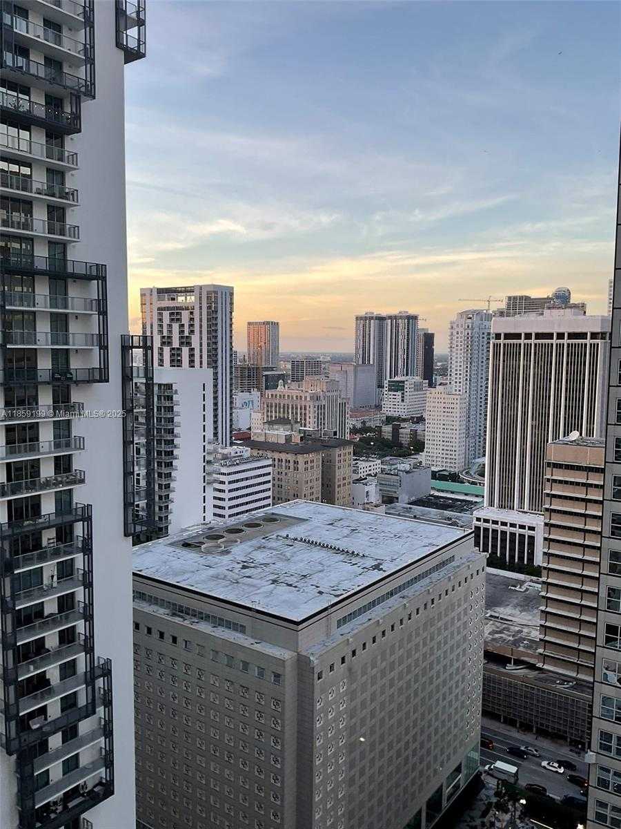 Small Image of 300 SOUTH BISCAYNE BLVD #T-3005, Miami Number 27