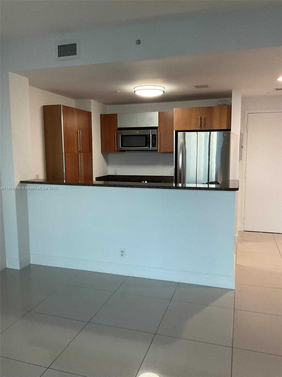 Small Image of 300 SOUTH BISCAYNE BLVD #T-3005, Miami Number 5