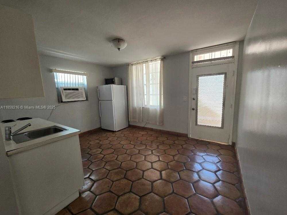 Small Image of Miami Beach Number 20