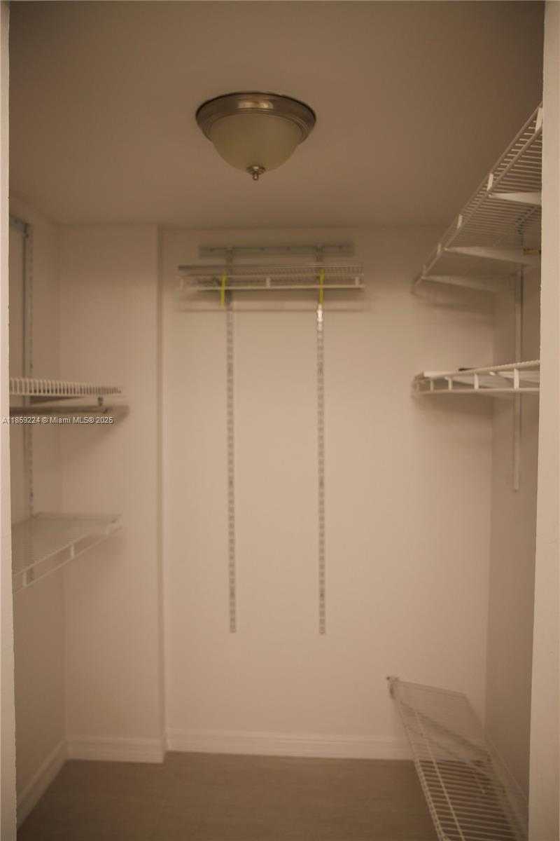 Small Image of 2901 SOUTH BAYSHORE DR #3D, Miami Number 17