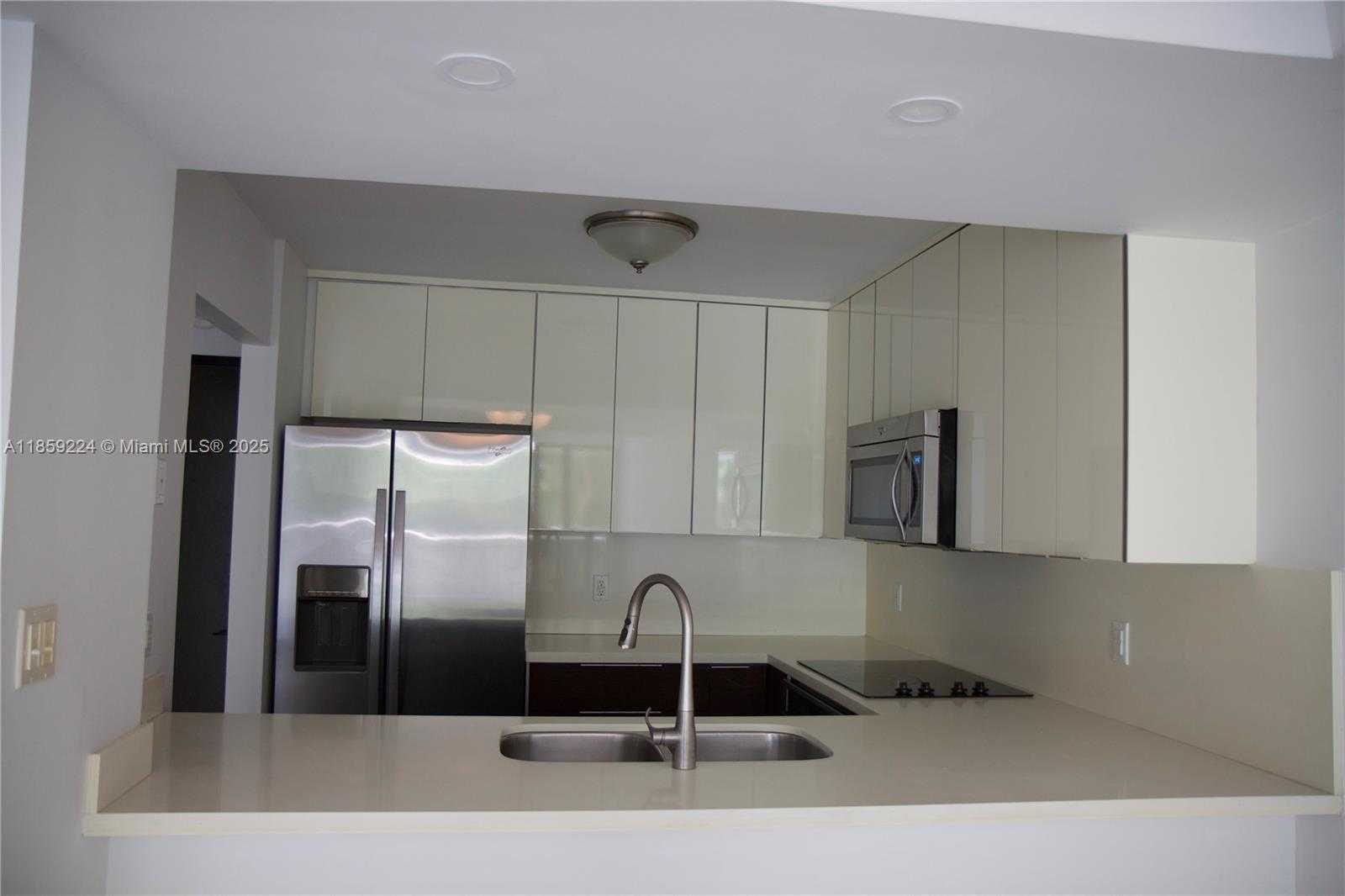Small Image of 2901 SOUTH BAYSHORE DR #3D, Miami Number 4