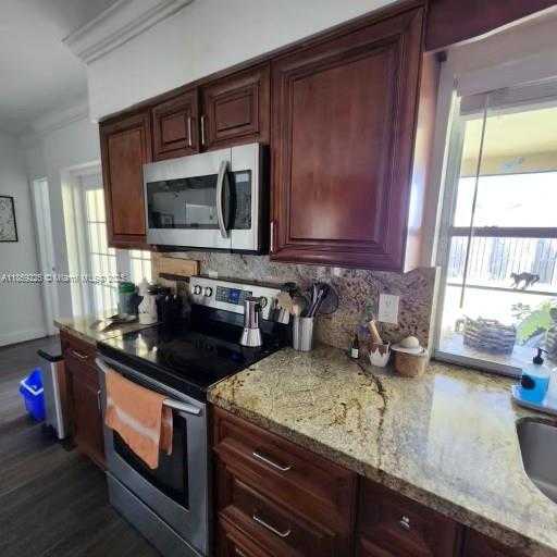 Small Image of 3 FOREST HILLS LN, Boca Raton Number 2